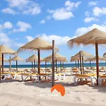 #099 1br Caliços Quiet&local Apartamento